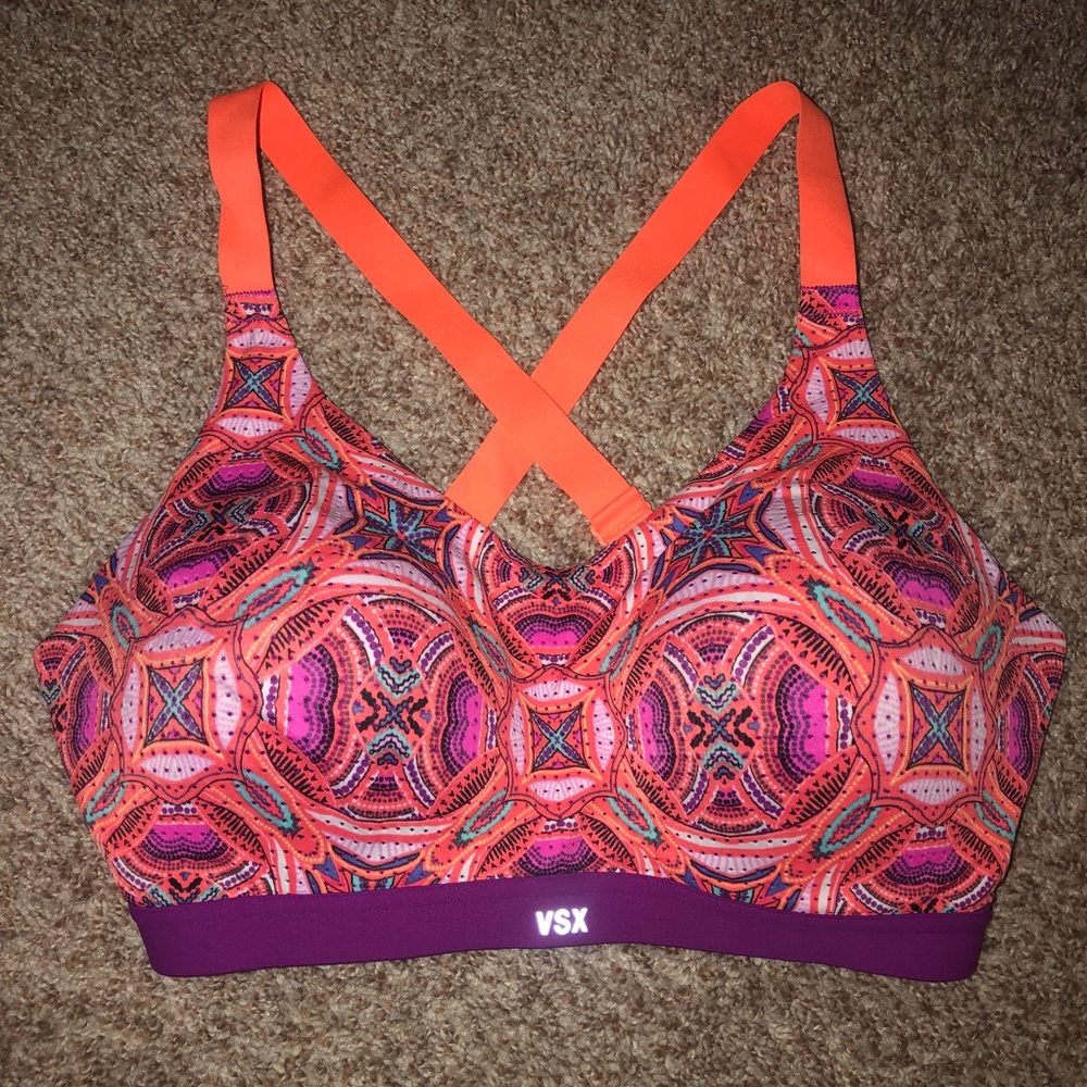 Victoria’s Secret Sport Bra NWOT 34DD